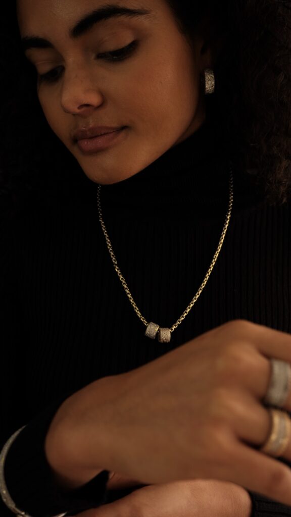 box chain gold color
