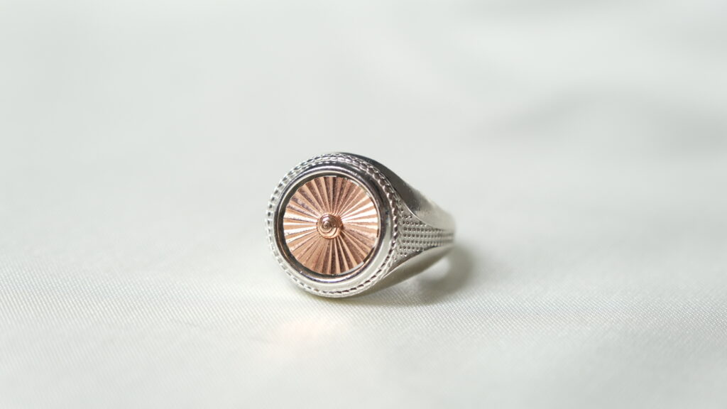 Ugo signet II Ring – 18K Rose Gold, White Gold Ugo signet II Ring – 18K Rose Gold, White Gold