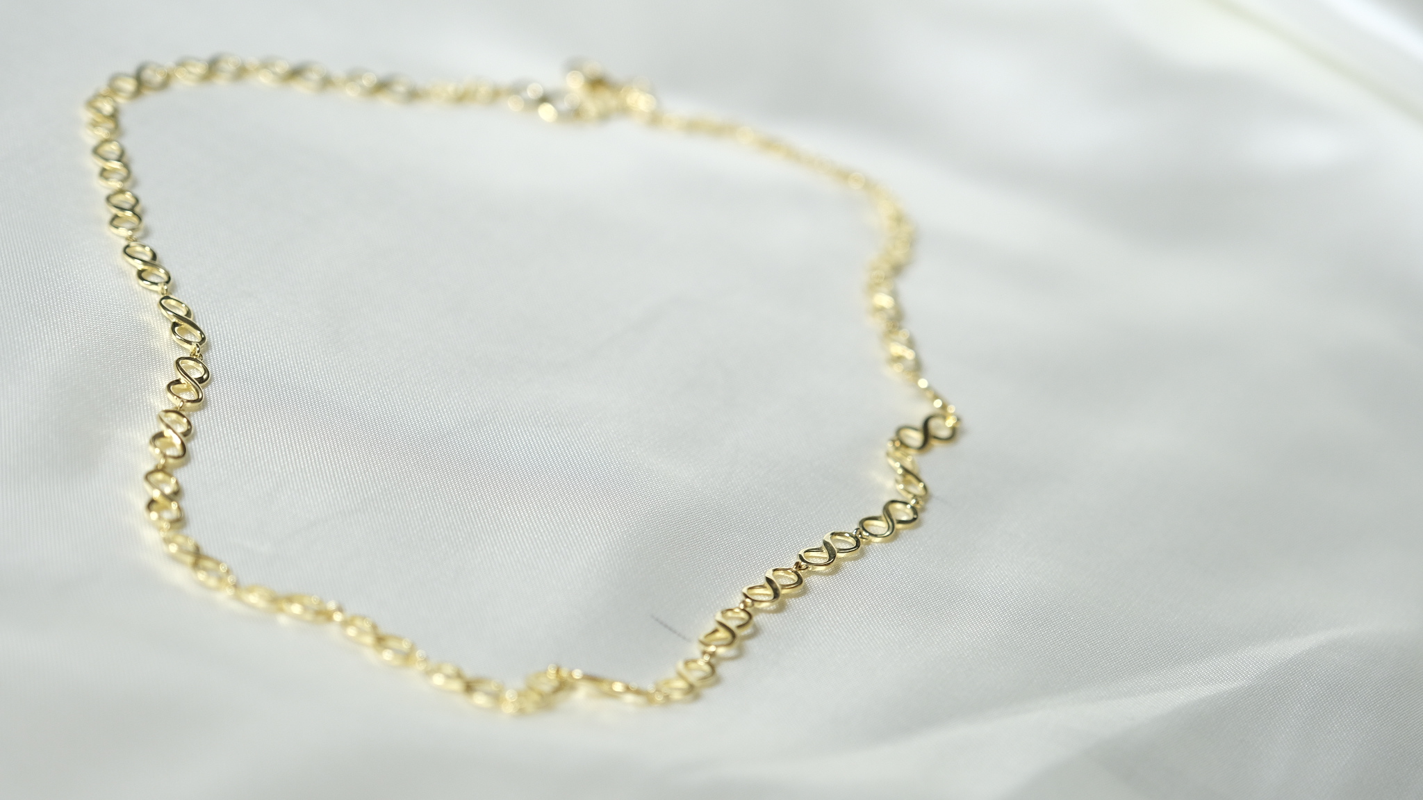 Figure of Eight Chain Necklace – 18K Gold