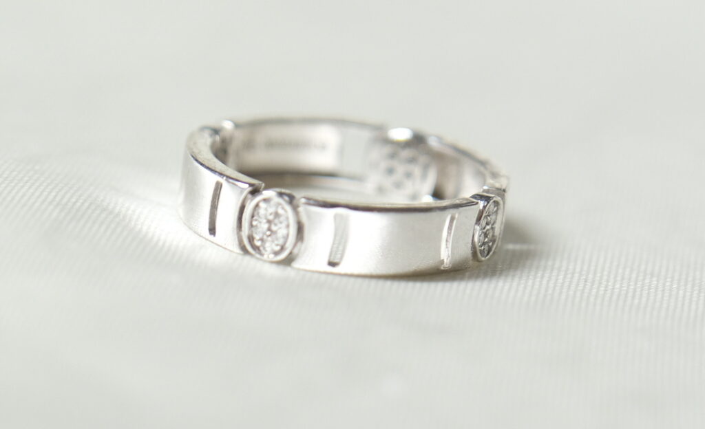 Arc Ring – 18K White Gold 0.24ct
