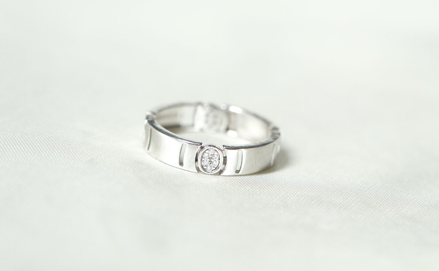 Arc Ring 0.24ct – Platinum