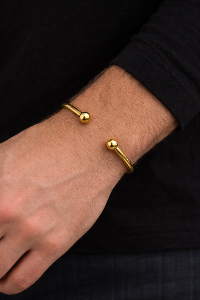 Sculptural Silver vs Minimalist Gold