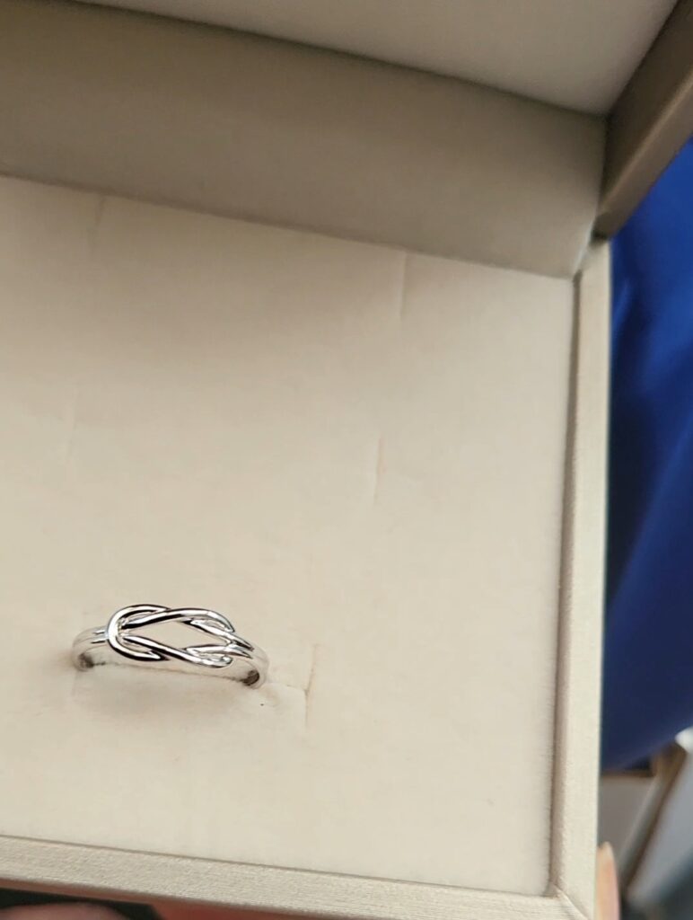 Knot Ring – Platinum Knot Ring – Platinum