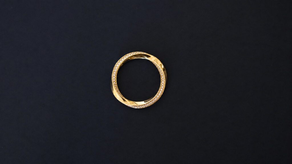 Eternity Twirl Round Cut Ring 18K Gold- 0.36ct Eternity Twirl Round Cut Ring 18K Gold- 0.36ct