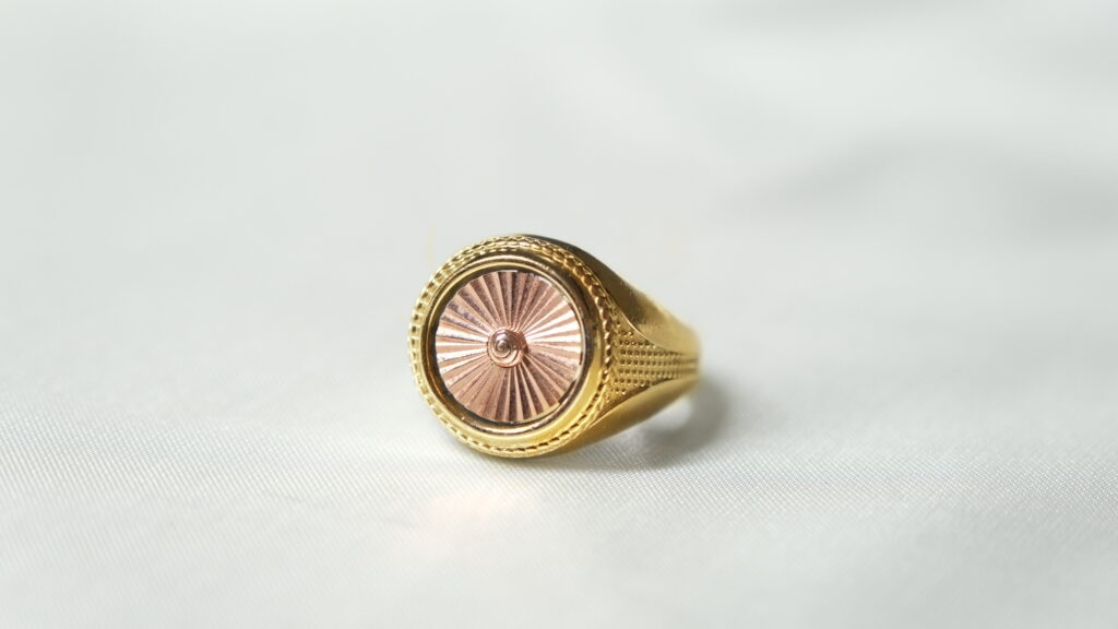 Ugo Signet Ring – 18K Gold, Rose Gold Ugo Signet Ring – 18K Gold, Rose Gold