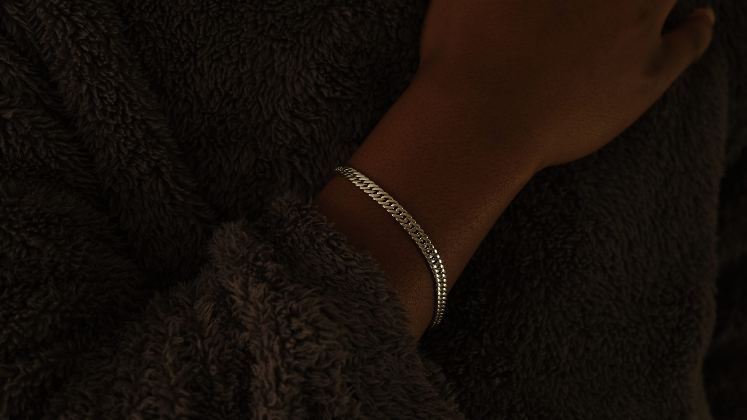 Flat Curb Chain Bracelet – 18K White Gold